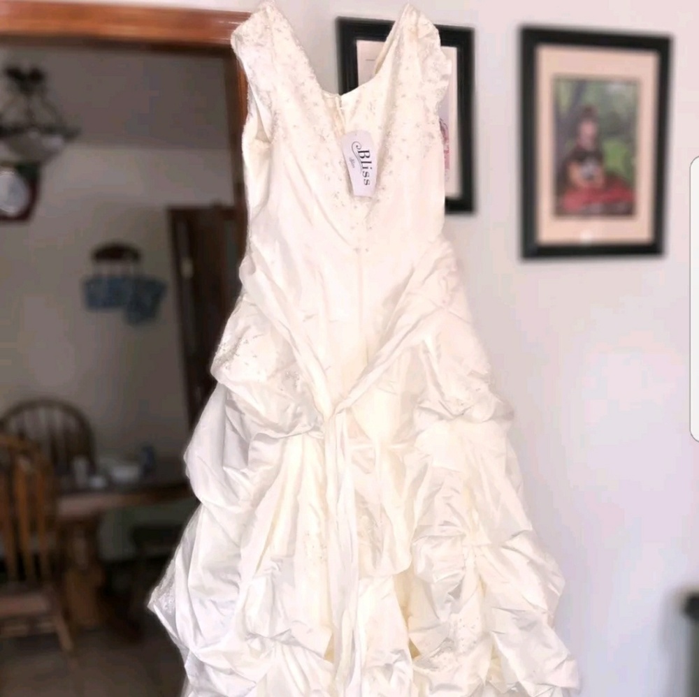 WEDDING DRESS by Bliss New Never worn